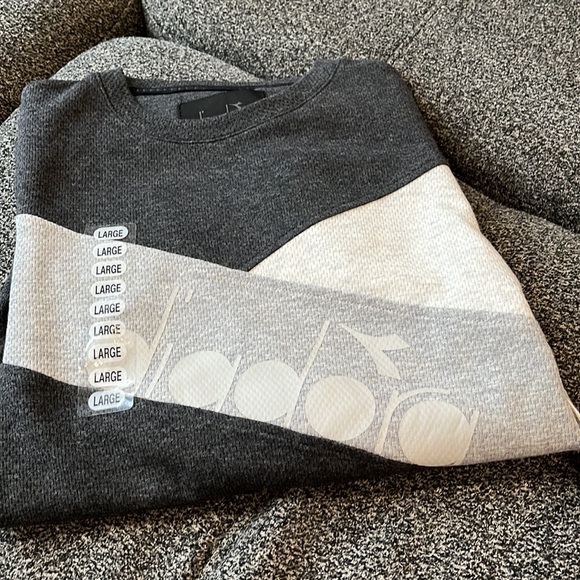 2/$25 Boys Diadora long sleeve tee - Picture 2 of 4